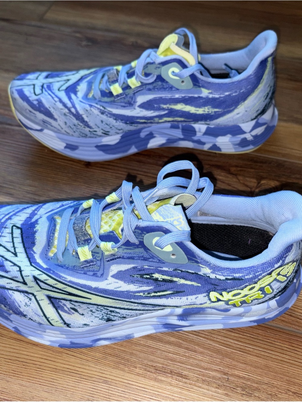Asics Noosa Tri 15 Running Shoes Blue and Yellow Womens - Picture 2 of 7